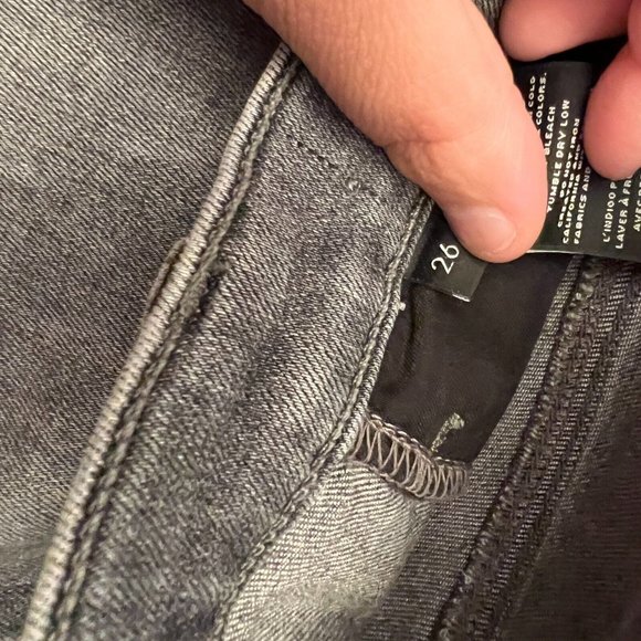 J Brand Alana High Rise Crop Earl Grey Jeans Size 26 - Picture 6 of 9